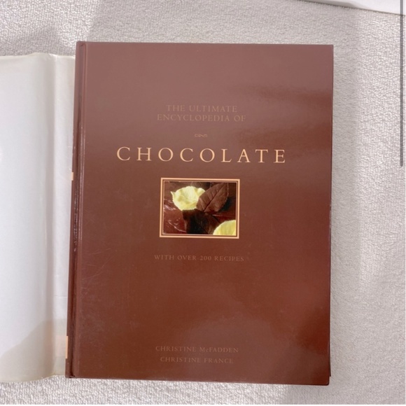 Vintage Chocolate The Ultimate Encyclopedia Hard Cover Book Cook Book - Picture 2 of 13